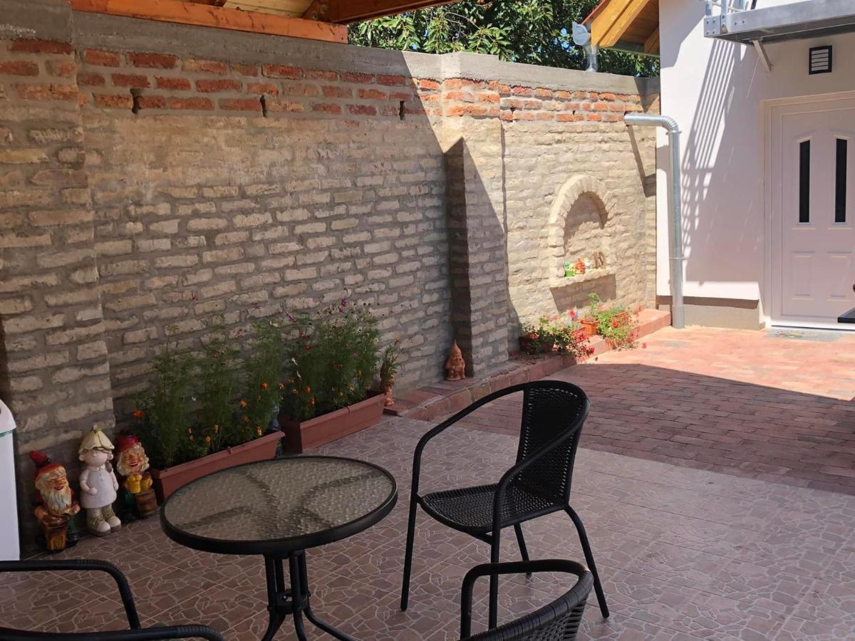 Fazekas Vendeghaz Hotel Balatonkeresztúr Eksteriør billede
