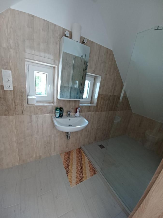 Fazekas Vendeghaz Hotel Balatonkeresztúr Eksteriør billede