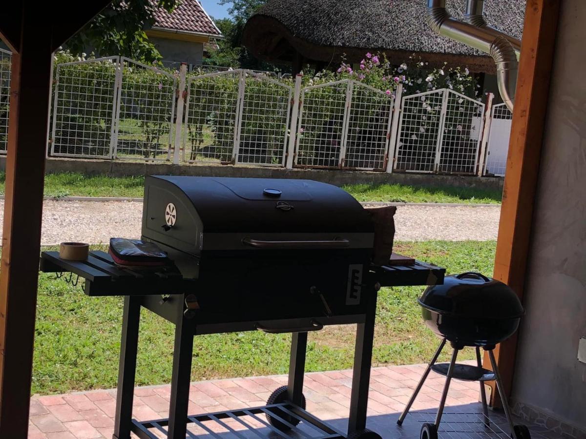 Fazekas Vendeghaz Hotel Balatonkeresztúr Eksteriør billede