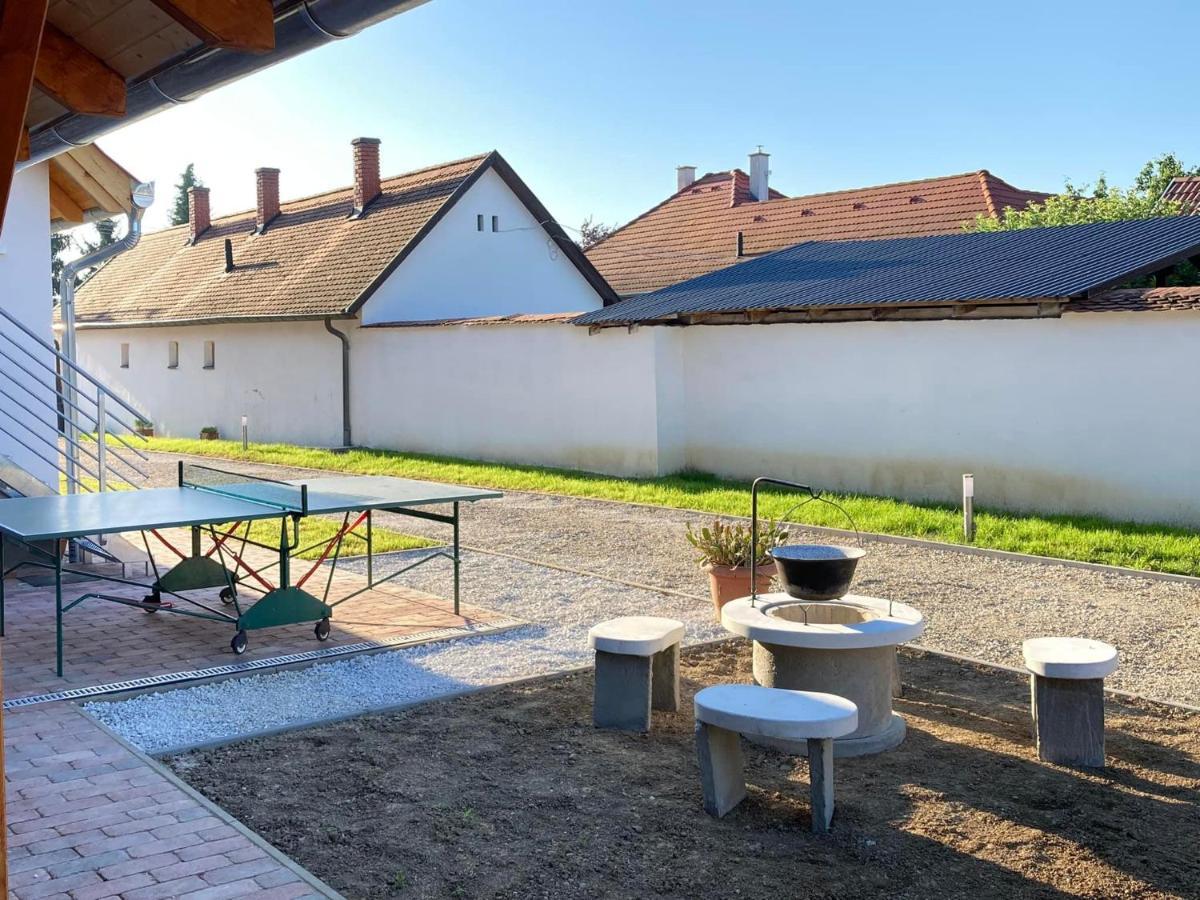 Fazekas Vendeghaz Hotel Balatonkeresztúr Eksteriør billede